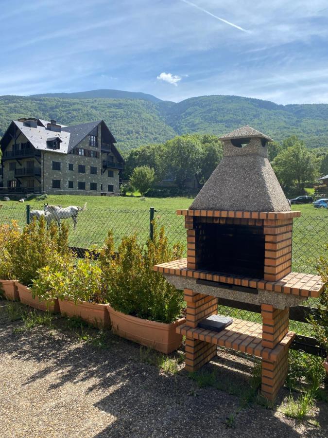 エリステCheck-In Casas Cumbre De Benasqueアパートメント エクステリア 写真