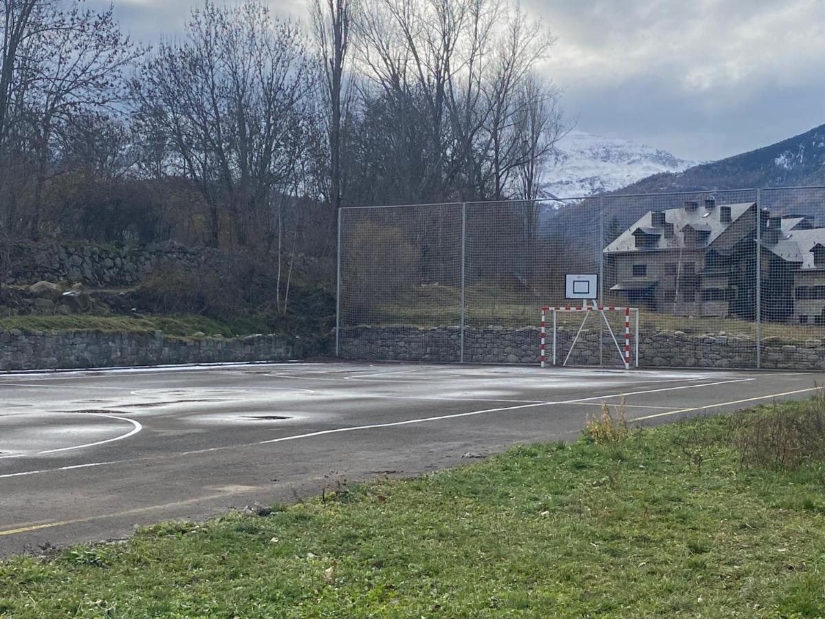 エリステCheck-In Casas Cumbre De Benasqueアパートメント エクステリア 写真